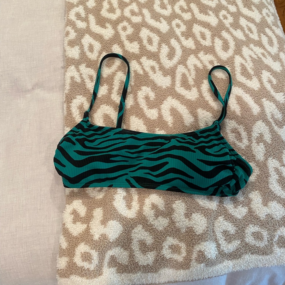 Bundle pack of 2 bikini tops - both go with black bottoms